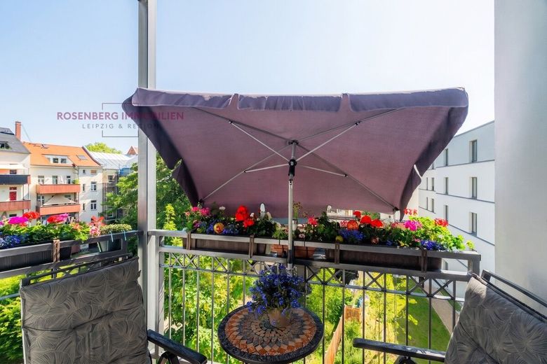 Denkmalgeschützte 3-Zimmer-Eigentumswohnung mit Balkon und Aufzug - Provisionsfrei! – Immobilie verkaufen in Leipzig_ 3-Raumwohnung_Rosenberg Immobilien Leipzig_Balkon