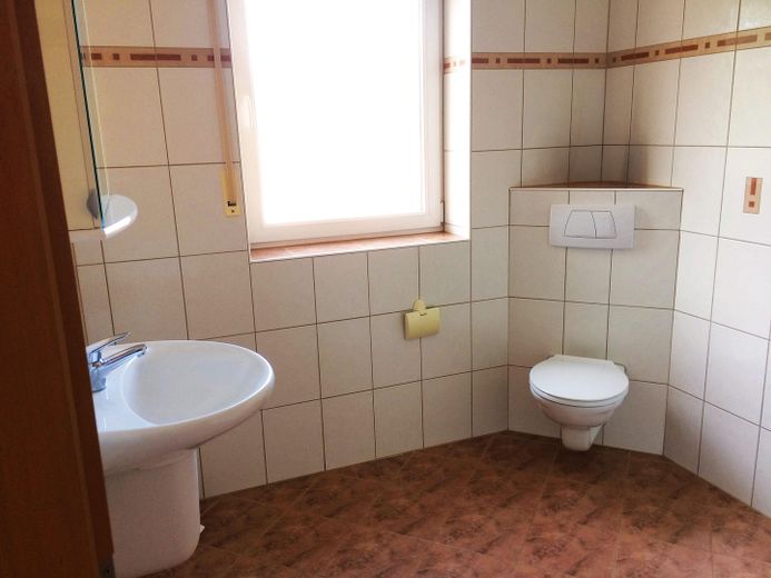 Top-Immobilie für Anleger (Investoren) – Gästebad 