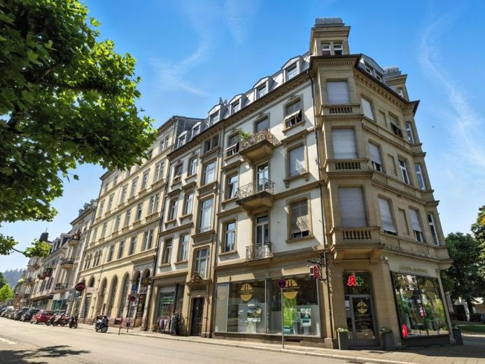 Charmante Altbauwohnung zum Träumen in bester Lage! – Photo 1