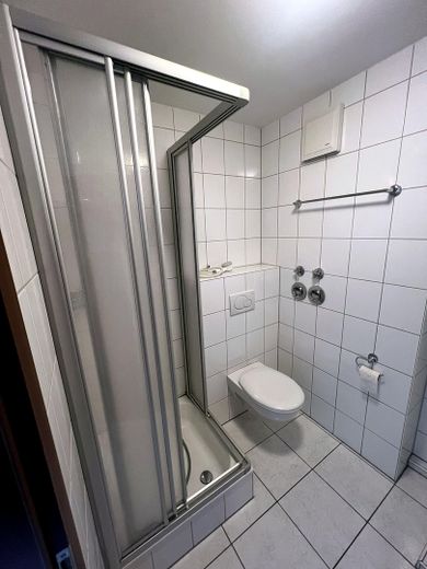 Sofort frei: 2 Zimmer mitten in Mannheim mit Einbauküche & eigenem Stellplatz – Foto 5