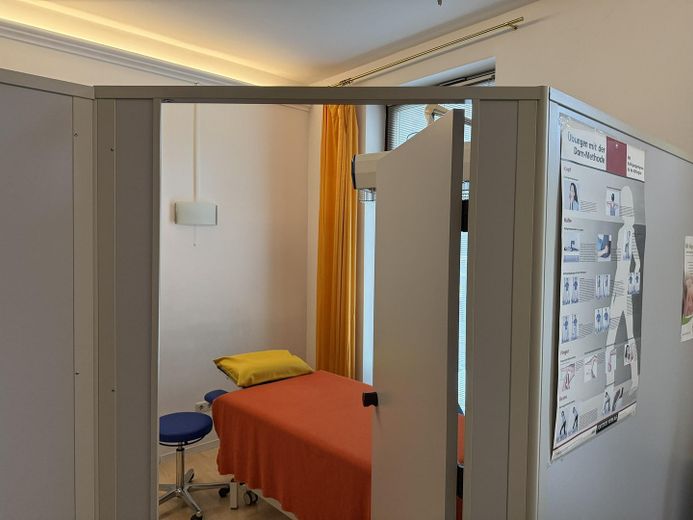 Spazio commerciale/studio/ufficio di rappresentanza a Bogenhausen – di fronte al Klinikum Rechts der Isar – Vorraum Behandlung_1