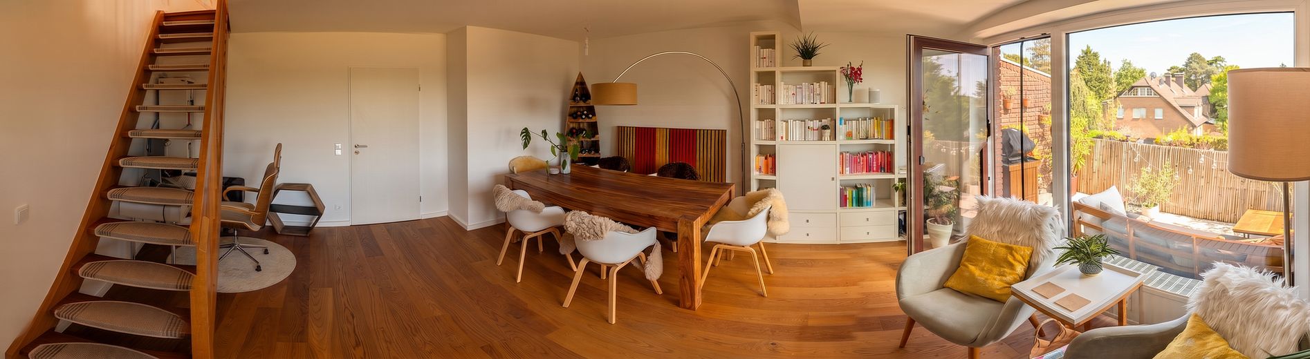 Großzügige Maisonette-Wohnung mit Süd-Balkon in Zentrumnähe – Esszimmer