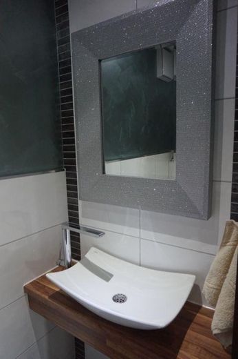 Dachgeschosswohnung mit viel Licht und Aussicht – Gäste WC