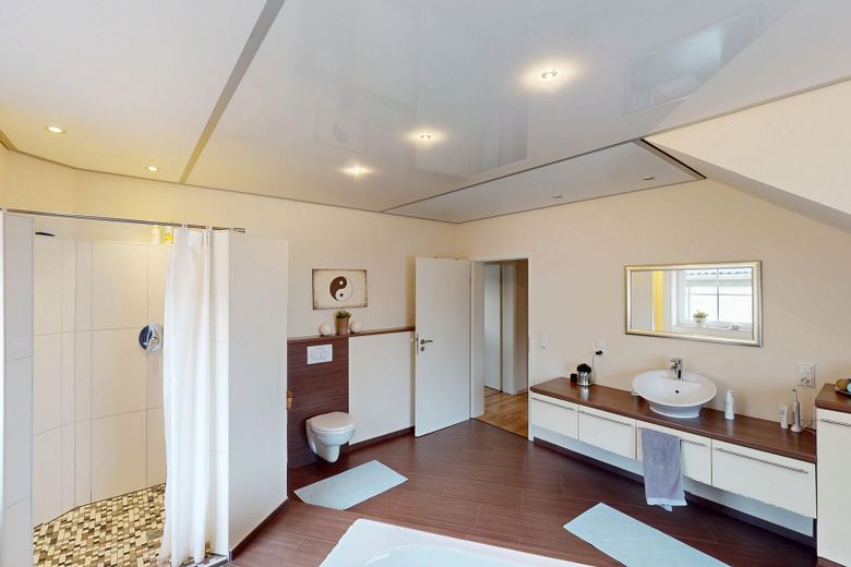 großzügiges Badezimmer OG