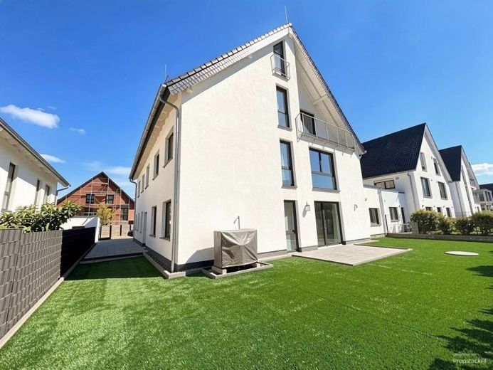 Abitare e lavorare sotto lo stesso tetto 194 m² di superficie ufficio/abitativa ai margini dei campi, Heusenstamm – Foto 1