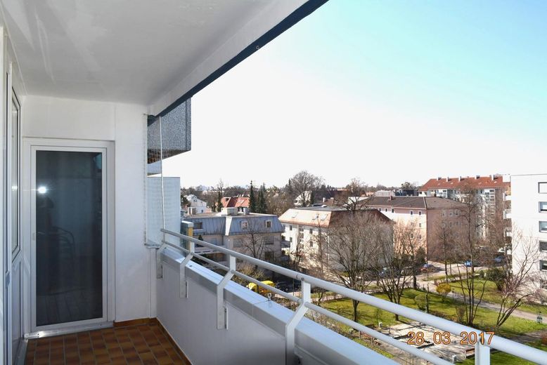 Helle 2,5 Zimmer Wohnung, vollmöbliert mit TG- Stellplatz in zentraler Lage München-Laim – Foto 9
