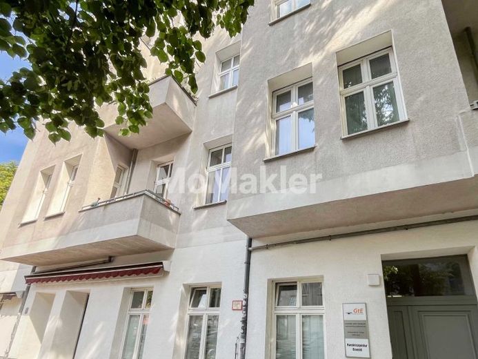 Altbau-Einheit mit Balkon & Aufzug in begehrter Pankower Lage - bezugsfrei zum 01.09. – Foto 1