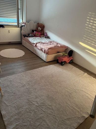 Bellissimo appartamento di 4,5 locali con cucina, bagno e WC per ospiti in posizione tranquilla – Foto 9
