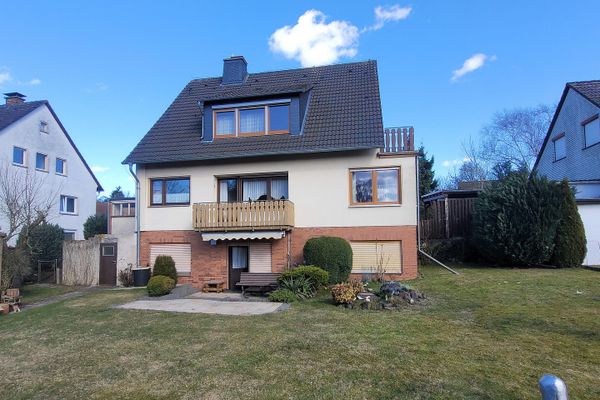 Felicità abitativa soleggiata in posizione privilegiata - Casa unifamiliare con appartamento separato al piano mansardato a Korbach (città)