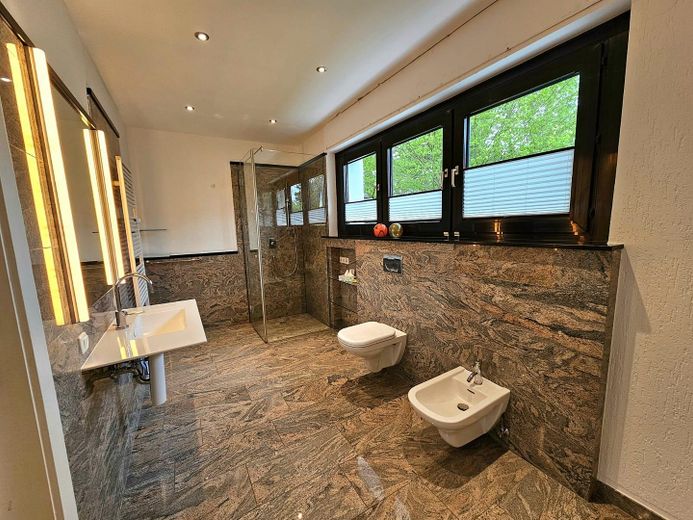 Badezimmer EG