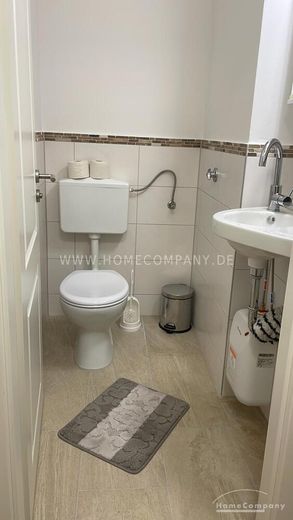 4,5-Zimmer-Wohnung mit Balkon in Oberföhring – 45de361900a9d4b2e5c1b5c7d1c8612a10c6cf8b.jpg