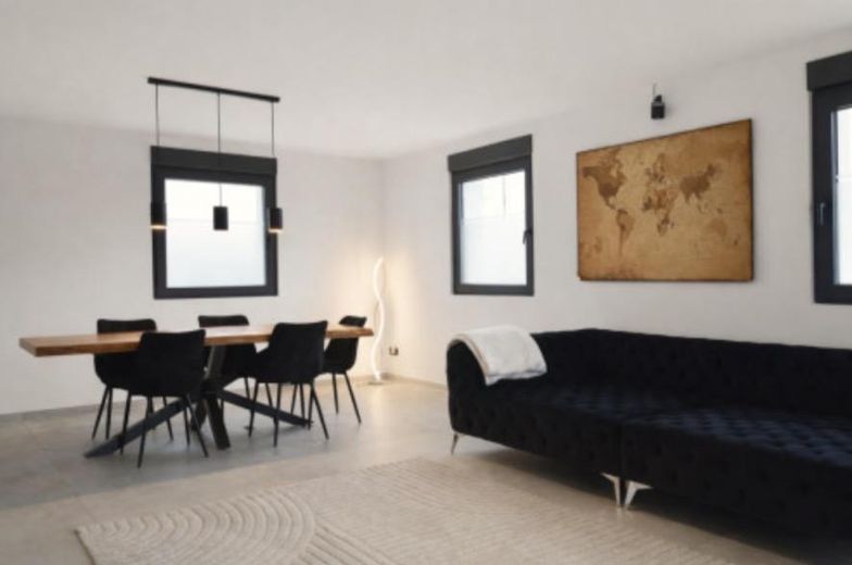 Detached residential and commercial building with commercial unit,1290sqm plot – Foto 7