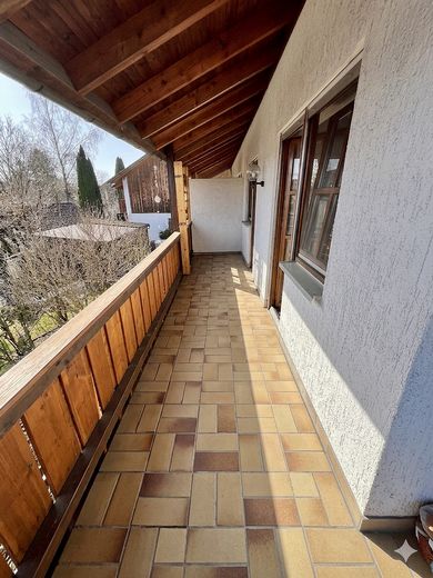 Helle Doppelhaushälfte mit großem Garten - frei ab Aug. 26 - ohne Provision – Sonniger Balkon