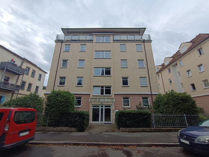 Dresden-Cotta – prov.frei, ruhige, mod. 1 Zi.-Whg. mit Balkon, sep. Küche mit Einbauten u. TG Stpl. – Hausansicht
