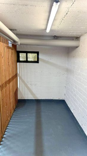 Leere, provisionsfreie und helle 3-Zi.-Whg. mit Balkon und Stellplatz – Kellerabtei