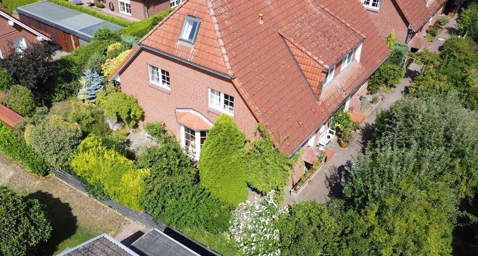 DHH- sehr schön hell, frei/ unvermietet, tolles großes Grundstück – Foto 3