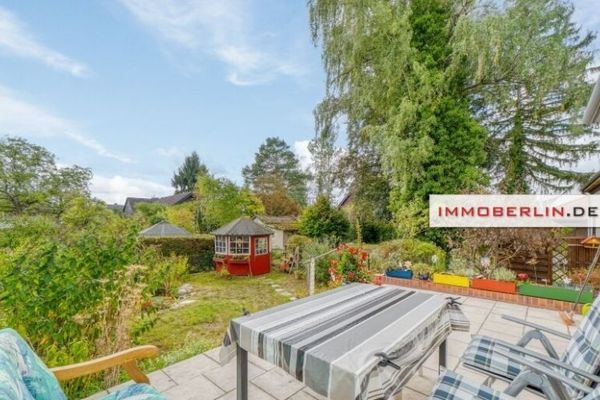 IMMOBERLIN.DE - Casa bifamiliare molto attraente con idilliaco giardino esposto a sud e garage