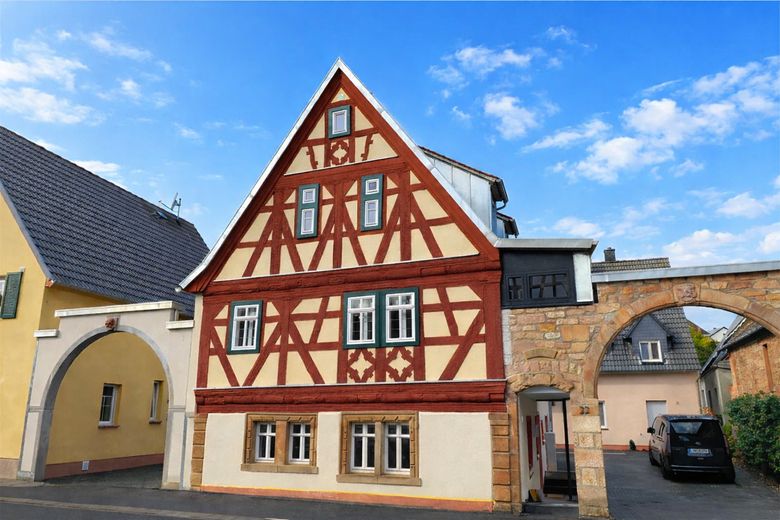 Ihr Büro im historischen Fachwerkhaus - Wintergarten & Sonnenhaus-Energie – Außenansicht