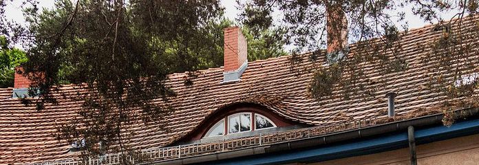 Без комісії: відремонтована 2-кімнатна квартира з користуванням садом у Zinnowwaldsiedlung з деталями старої забудови – Hausansicht 