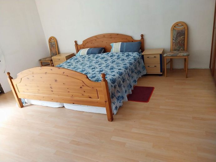 3 Familienhaus zu verkaufen – EG