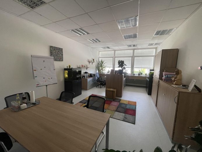 Superfici di magazzino e ufficio riscaldabili in affitto a Eggenfelden -734qm – Photo 5