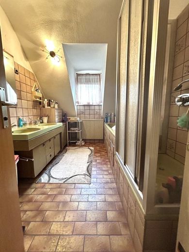 Charmante und charakteristische 3-Zimmer-Wohnung im Herzen von Esslingen am Neckar – Badezimmer