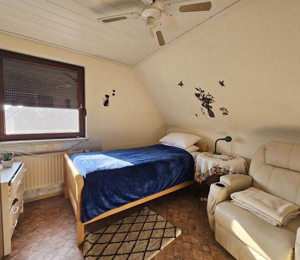 Vermietetes Zweifamilienhaus mit  großzügigem Garten – Foto 7