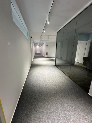 Büroräume und Coworking Arbeitsplätze zu mieten – Flur
