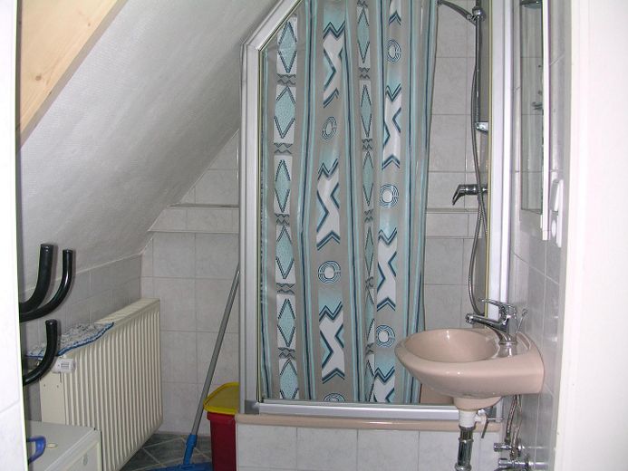 Студентська квартира – Dusche mit Türe