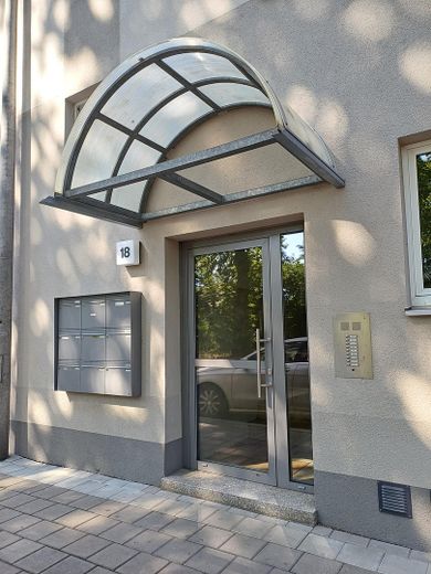 2-кімнатна квартира у власності з лоджією в доглянутому житловому комплексі у Фюрт-Вестштадті – Фотографія 3