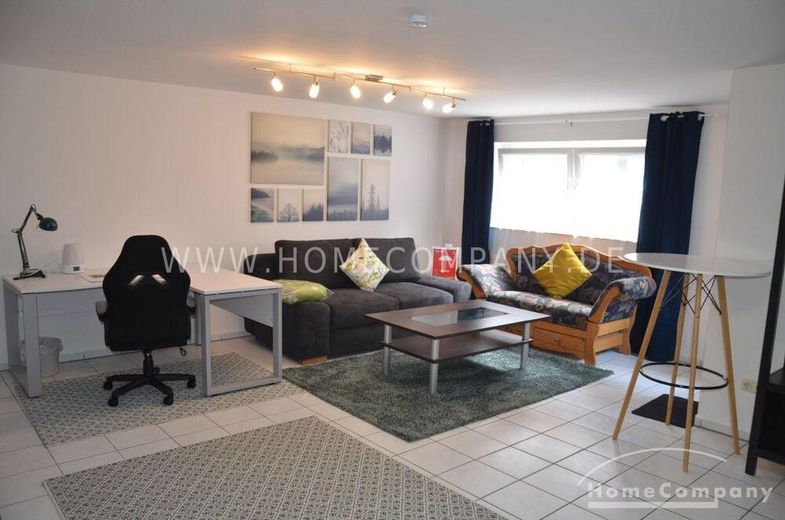 Großes Haus, möbliert, 6 Zimmer, Terrasse /Garten, Balkon, geeignet für bis zu 6 bis 8 Personen. – 6db2b6980cf21ad64a3fdadfdbfc36c4a35aa96d.jpg