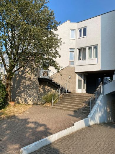 Commission-free in Bonn: 4 apartments, 4 underground parking spaces and one vacant unit – Foto 12