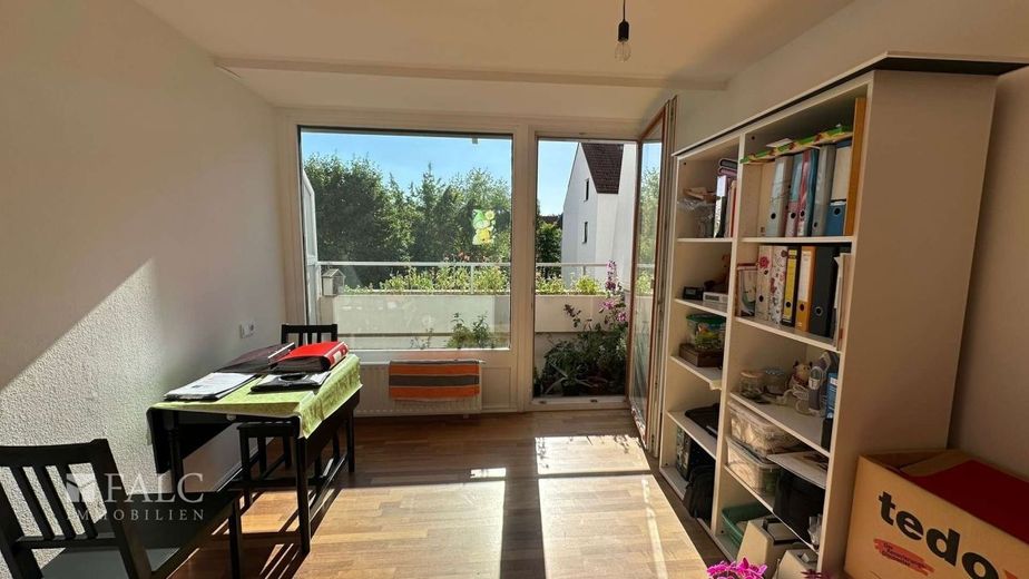 Helle 2-Zimmer-Wohnung mit großzügigem Wintergarten in Augsburg-Lechhausen – Schlafzimmer