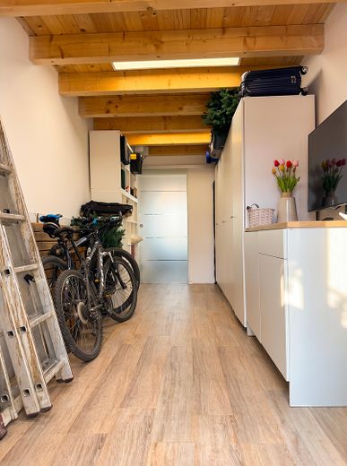Architektur trifft Privatsphäre – besonderes Einfamilienhaus mit Pool, Sauna und Garten im Grünen – Anbau Raum 1