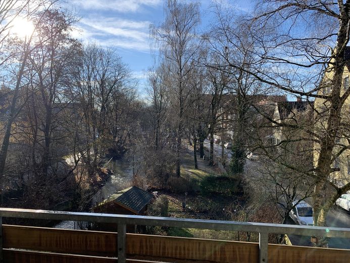 Piękne 3-pokojowe mieszkanie z kuchnią i łazienką oraz balkonem w Pfersee – Zdjęcie 9