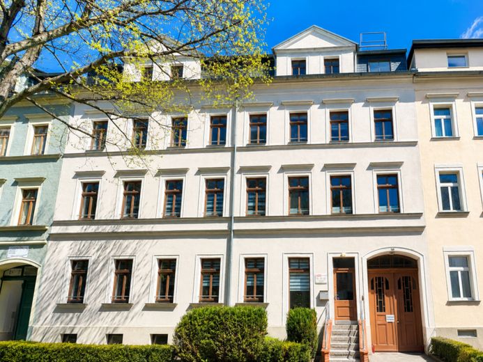 Auf Wunsch mit neuem Boden! Moderne 2 Raumwohnung im Maisonettestil mit offener Küche! – Foto 1