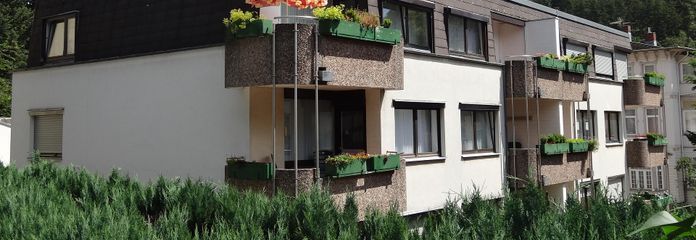 Apartmentgebäude in Südlage