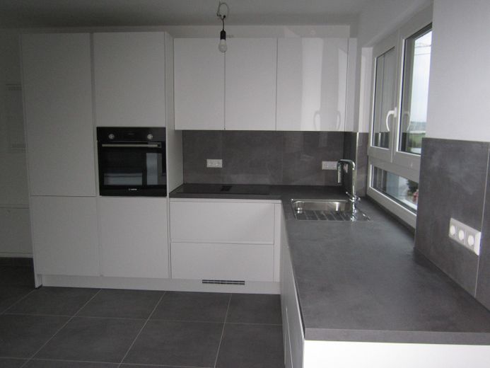 Neubau 2,5-Zimmer-Wohnung 2. OG in Herrenberg mit Küche, Garage, Wallbox, gehobene Ausstattung – Küche