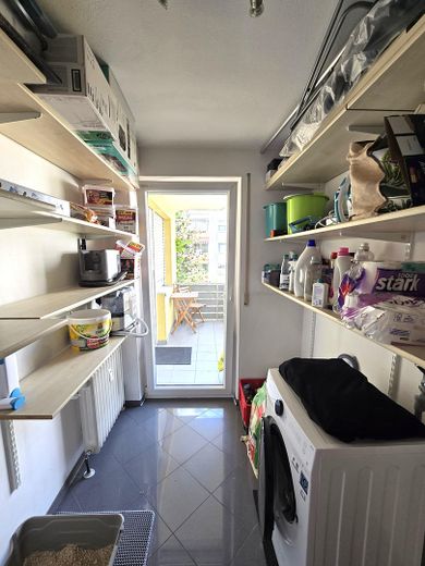 Placement financier avec perspectives – 2 logements loués + parking souterrain | 135 m² | 17.640 € de loyer annuel hors charges – 3,5-Zi.WHG - Vorratsraum