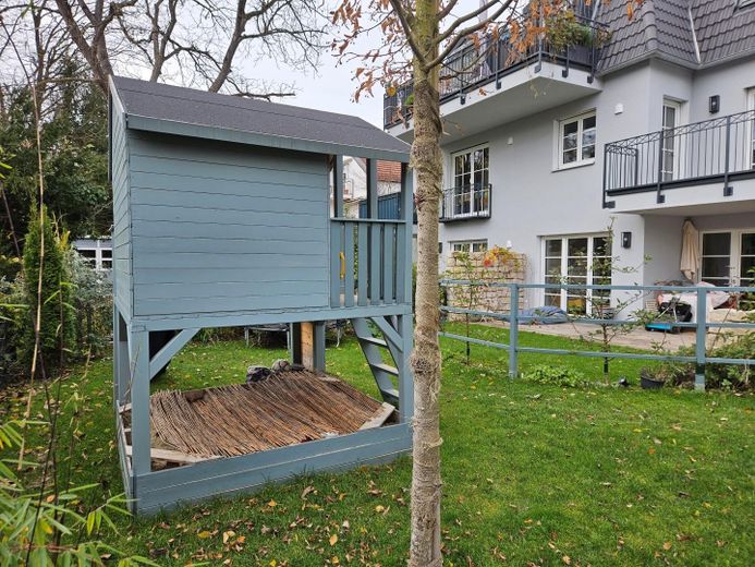 Exklusive 4-Zimmer-Wohnung in München-Obermenzing – Garten mit Spielplatz