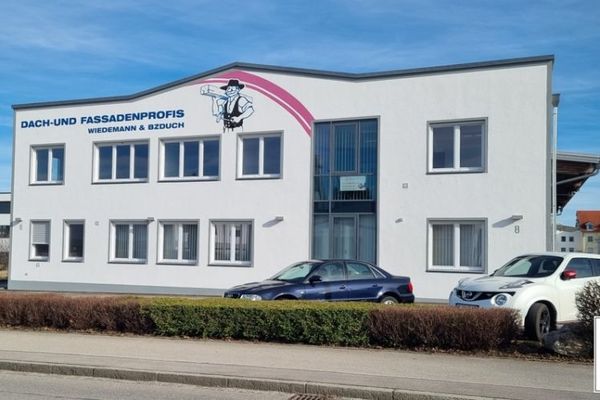 Viel Platz für Ihr Business auf ca. 180 m², 8 Räume! Moderne Büro-/Praxisflächen mit Stellplätzen