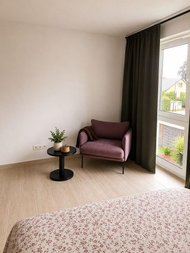 Zuhause beginnt hier in 22885 Basbüttel Stellau – Schlafzimmer