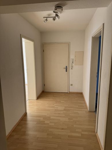 Apartamento abuhardillado de 3 habitaciones en Leinach – Flur