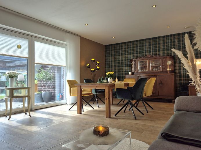 Schöne moderne Doppelhaushälfte in begehrter Lage in Tannenhausen – Wohnzimmer