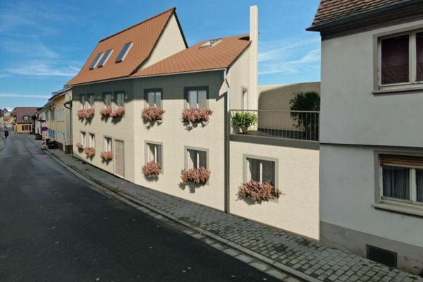 SANIERTES STADTHAUS IM HISTORISCHEN ORTSKERN NACH IHREN WÜNSCHEN NEU ERRICHTET!