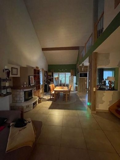 Stilvolles Einfamilienhaus mit Galerie, Kamin & traumhaftem Garten – Foto 5