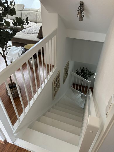 سكن مفروش فوق أسطح درسدن: شقة ميزونيت راقية من 3 غرف ومجهزة بالكامل – Treppe