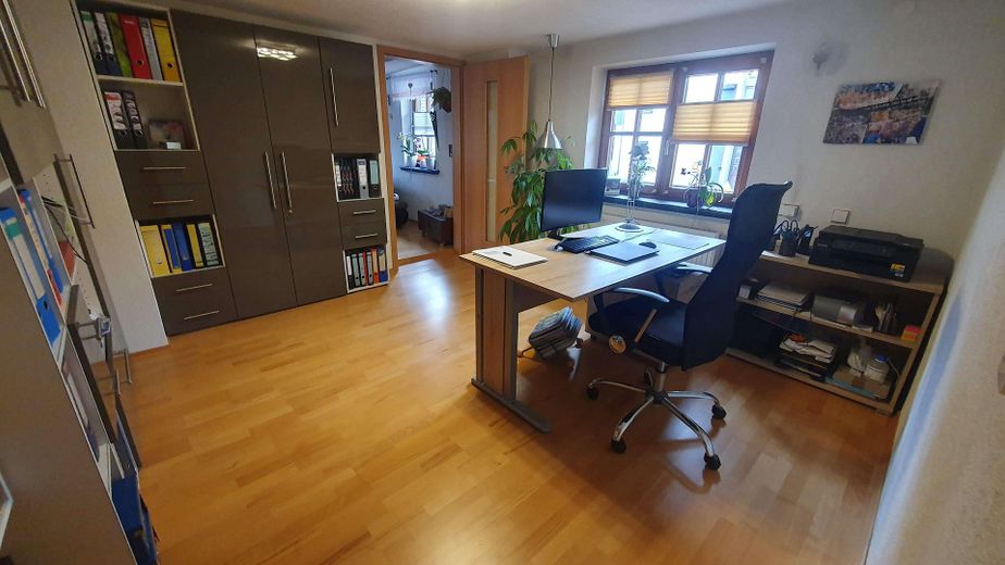 Durchgangszimmer / Büro