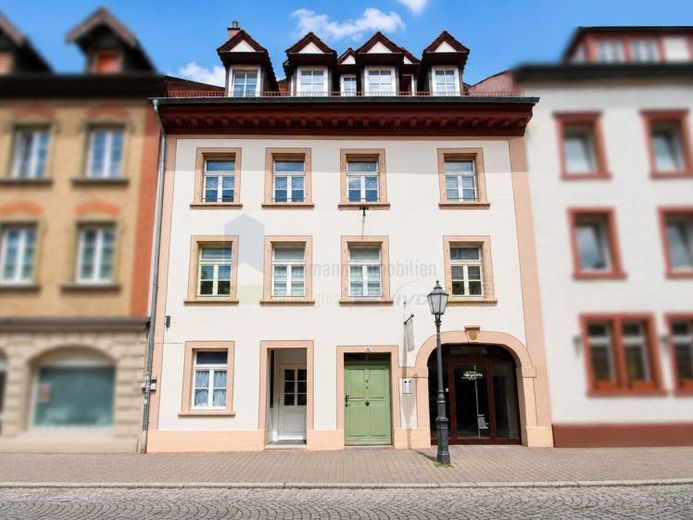Altstadtflair trifft außergewöhnliches Wohnen an der Villinger Stadtmauer: großzügiges Studio im 2.DG mit Gartennutzung und besonderem Raumgefühl – Foto 1