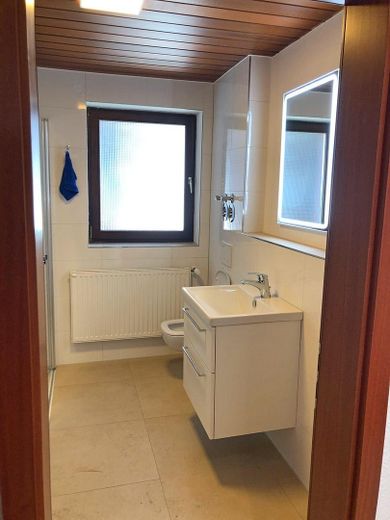 Gewerbewohnung, Büro, Stuttgart Plieningen 133qm. Nur Gewerblich. – Bad